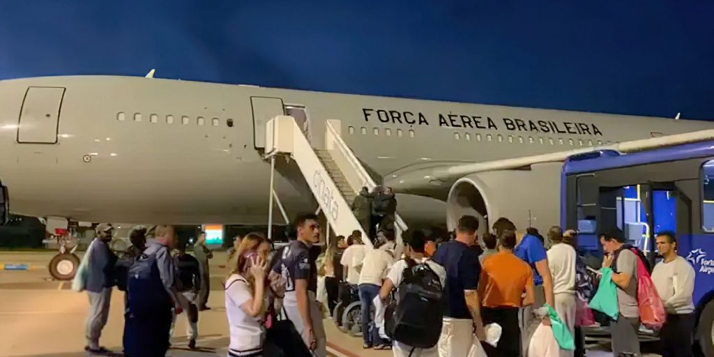 mais-135-brasileiros-repatriados-chegam-ao-brasil-neste-sabado-(15)