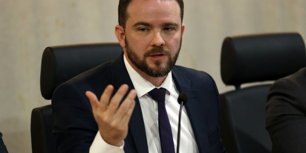 orcamento-de-2026-tem-meta-de-superavit-de-r$-34,3-bilhoes