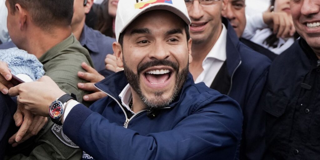 colombia:-de-la-espriella-vence-disputa-apertada-para-presidencia