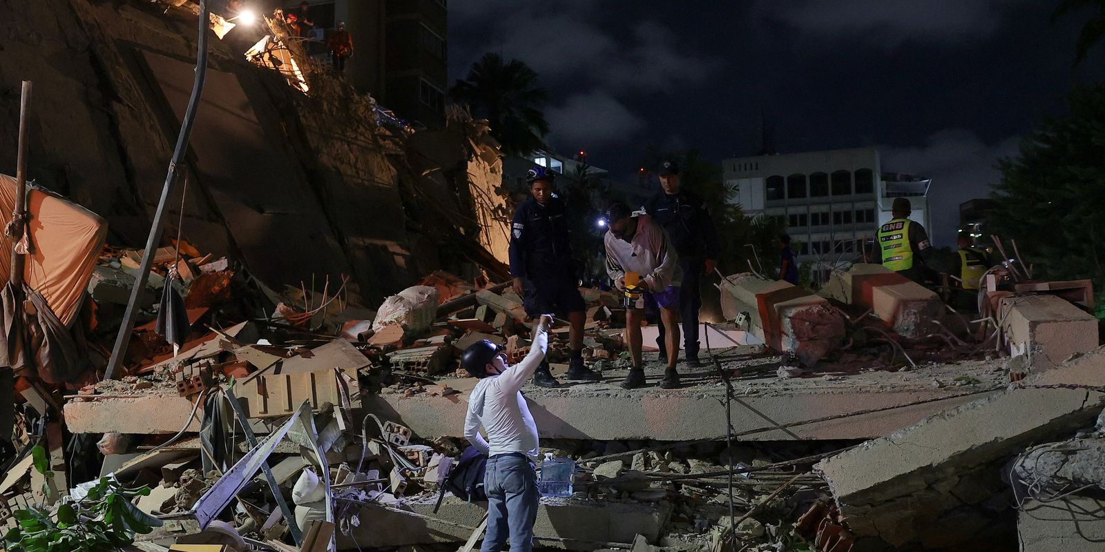 terremotos-na-venezuela-deixam-164-mortos-e-quase-mil-feridos