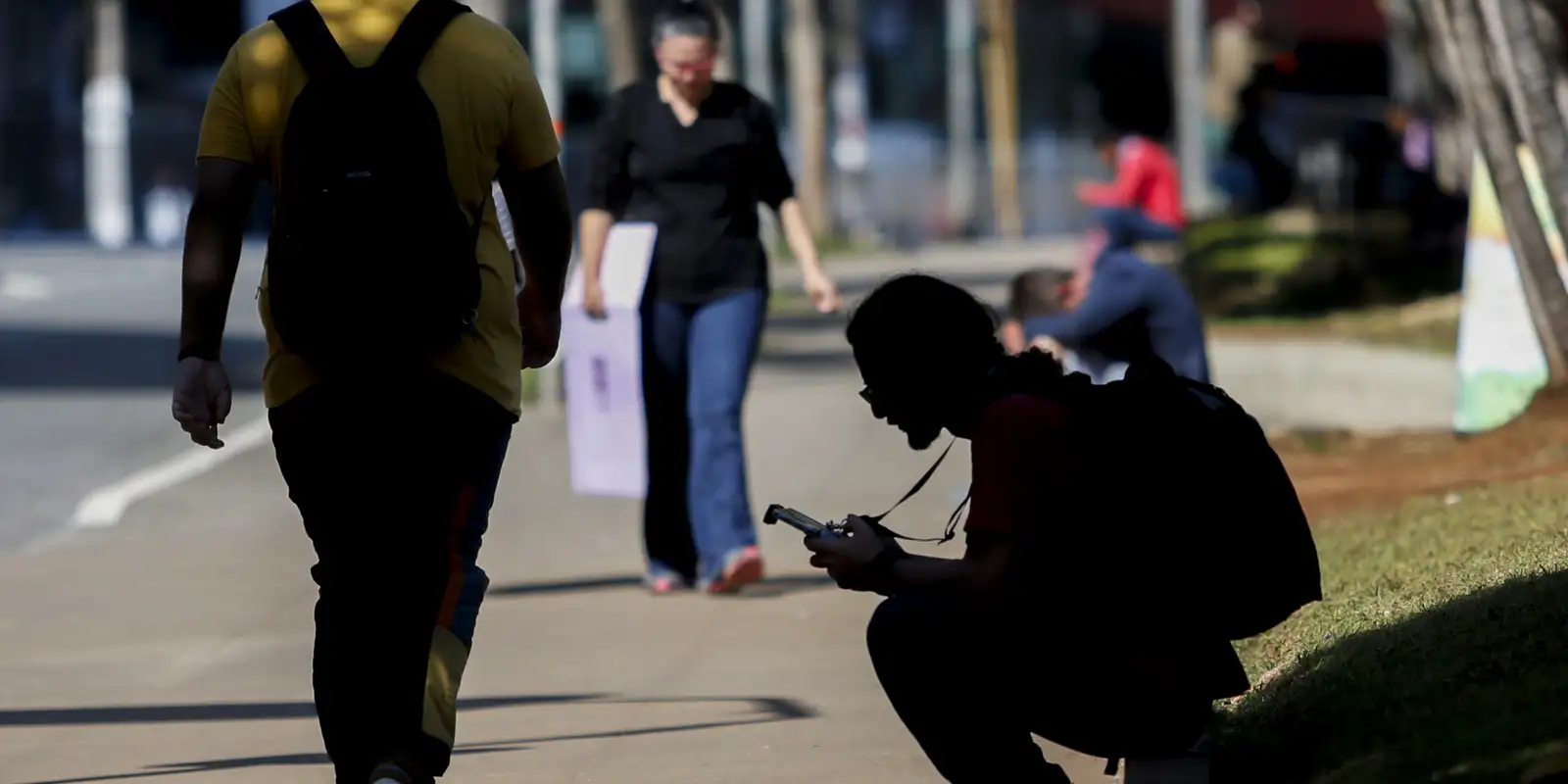 percentual-de-jovens-nem-nem-no-brasil-cai-para-22,4%,-mostra-estudo