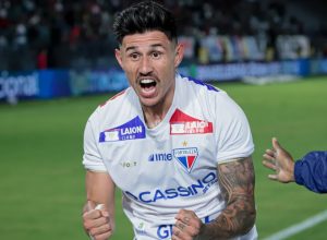 bareiro-marca,-fortaleza-vence-bragantino-e-respira-no-brasileirao