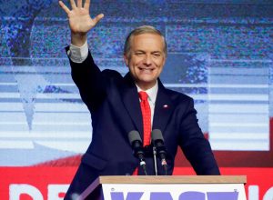 nova-politica-de-imigracao:-chile-faz-primeiro-voo-com-deportados