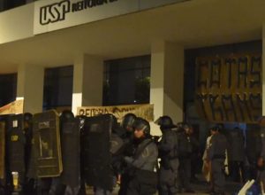 vereadores-provocam-universitarios-em-sp-e-ato-tem-confronto