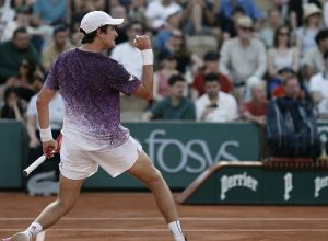 joao-fonseca-estreia-com-vitoria-no-torneio-de-roland-garros