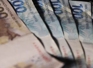 caixa-paga-bolsa-familia-a-beneficiarios-com-nis-de-final-7