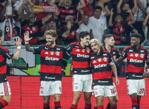 libertadores:-flamengo-elimina-cruzeiro-e-mantem-vivo-sonho-do-penta